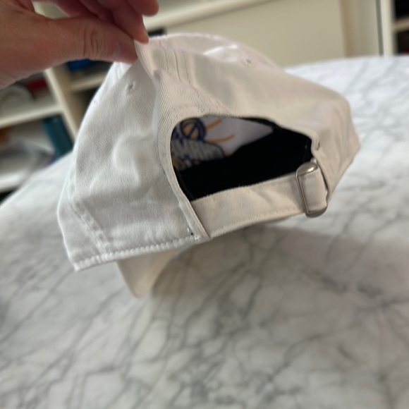 Golden State warriors 2017 NBA championship Hat - Picture 2 of 3